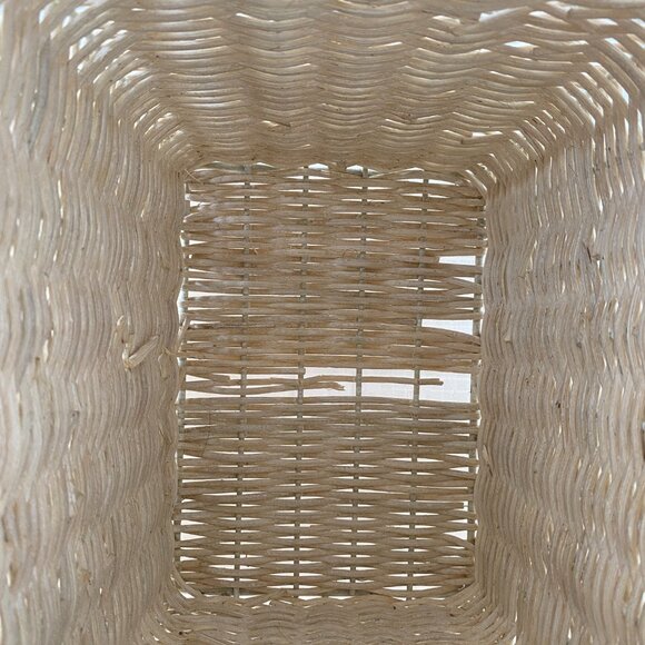 Bathroom Wicker Trash Basket With 3-D Rose Design - Picture 5 of 9